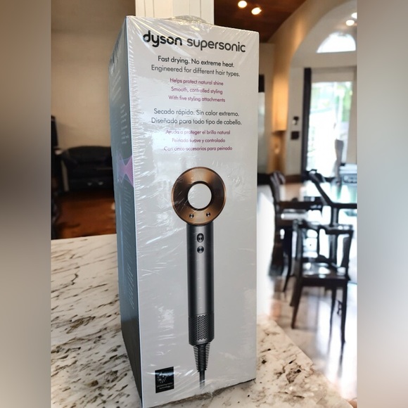 Dyson Supersonic Hair Dryer with Magnetic Attachments (Nickel/Copper) #389920-01 - Picture 6 of 8